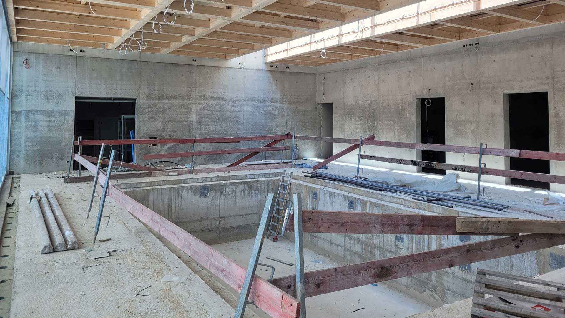 Bau eines Deckenliftersystem für Therapiebad einer Förderschule in Landshut